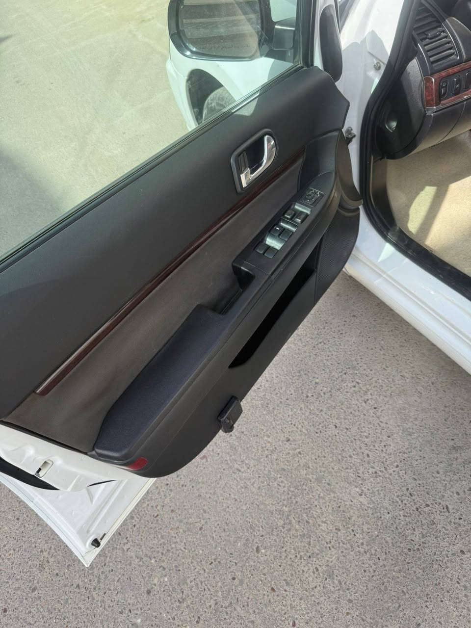 للبيع مسيوبيشي كلنت ٢٠١١ مكفولة من كلشي مكينه كير تبريد صدر كهربائيات كوله جديدة بفضل الله بيه شبر صبغ بالجاملغ سنويه جديدة هزة جديدة سيارة جاهزة وخير من الله مكانه بغداد للطلب والاستفسار الاتصال على الرقم ***********
