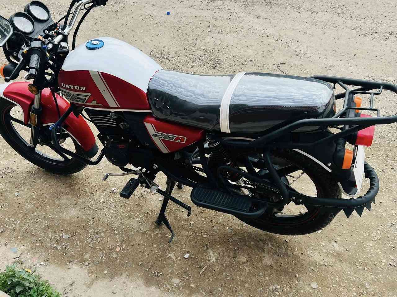 السلام عليكم
دايوان موديل 23
لون ماروني
اوراق سحب 
كفالة عامة الدراجة 
كهربائيات محرك كلة كفالة 
السعر مليون و 150 بي مجال قليل 
***********
