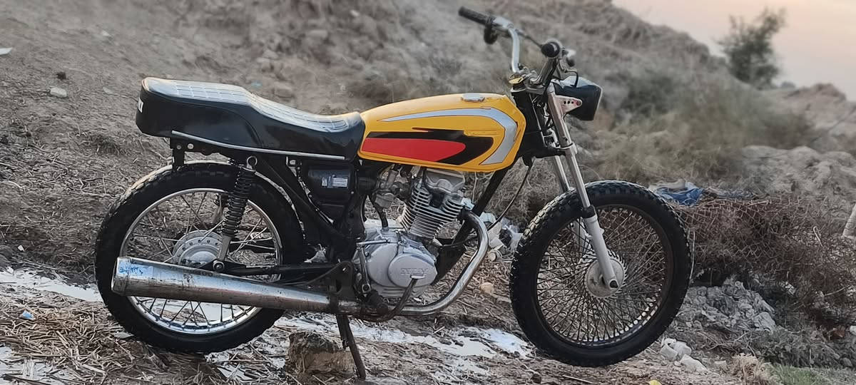 سلام عليكم دراجه للبيع شاصي 2012 اوراق اصوليه تعمير كله جديد كهربائيات كله شغاله محرك نامه خير من الله دراجه مناقصه شي السعر 350 وبيه مجال مكان قلعه سكر  ***********
