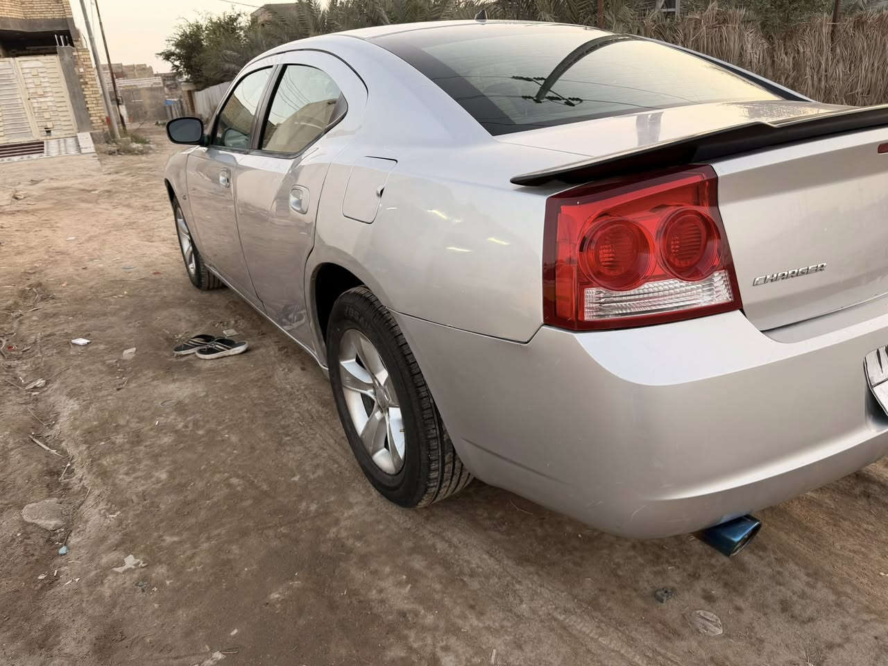 السلام عليكم مراوس بيع 
جارجر مديل ٢٠٠٨ رقم اربيل راعيه هنا بالناصريه يريد مداور سياره كفاله من الضربه والتبديل بيها صبغاة اربع قطع سياره جاهز من جميع النواحي حداده جديده تبريد ثلج تخم تاير  لايت زنون سياره نصبتها احله من الصور السعر١٠٥ او بيه  مجال لاستفسار لاتصال علا الرقم *********** المكان ذي قار قضاء النصر
