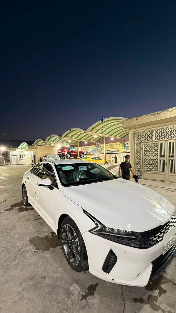 K5
موديل 2023
خليجي كفاله عامله 
استخدام شخصي 
ماشية 58 
مكينة 2000 دوش
***********
