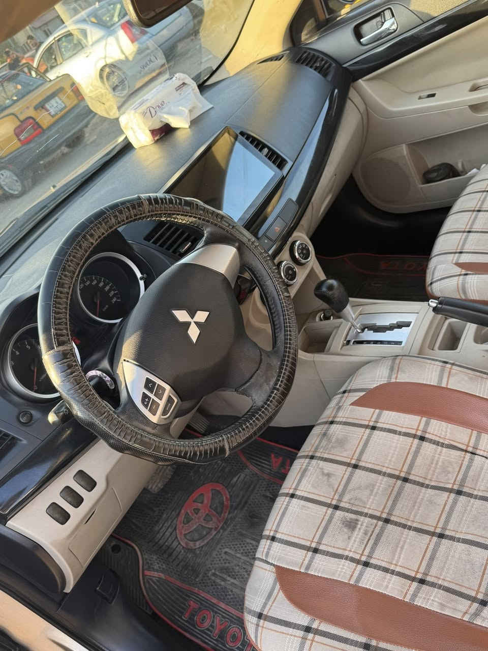 مسبوشي لانسر مديل ٢٠١٦ ماشية ٨٤ الف مبدل بيها بس بنيد السيارة جاهزة من كلشي وما بيها اي نقص السعر ٩٥ ورقة رقم الهاتف ***********
