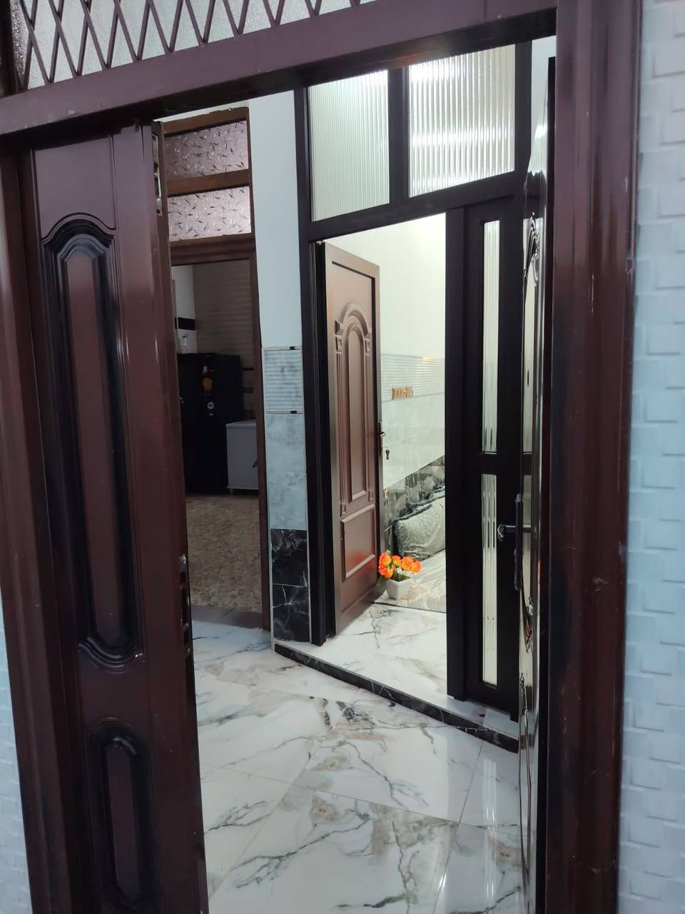 سلام عليكم
بيت للبيع بالعبور المدخل الاول 
بيت ركن مساحه240م  واجها 10عمق24
بيت كامل طابق واحد+اساس بادلو 
سند زراعي 25 وبي وصل بلديه 
اكتب تم يوصلك السعر بالتعاليق
للستفسار اكثر مراسلة الصفحه او الاتصال ع الارقام👇
***********
***********

