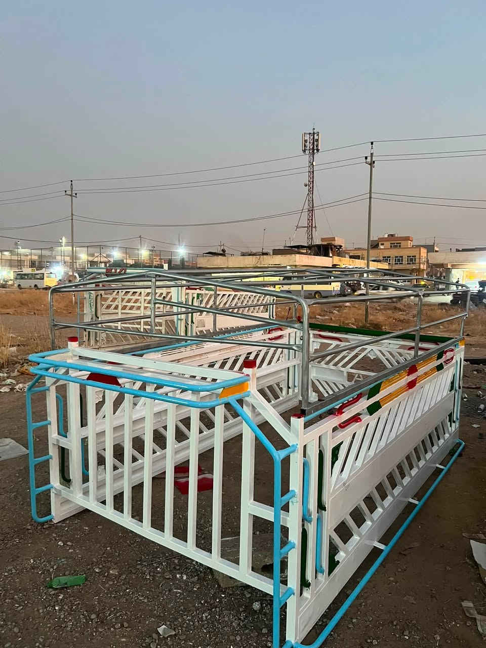 چەمچەی کیا بۆ ٤٠٠٠ دەبێت دەستکردی قارەمان حدادە تازە سبوخ کرایتەوە لۆکە شکاو خایس نیە  ***********
