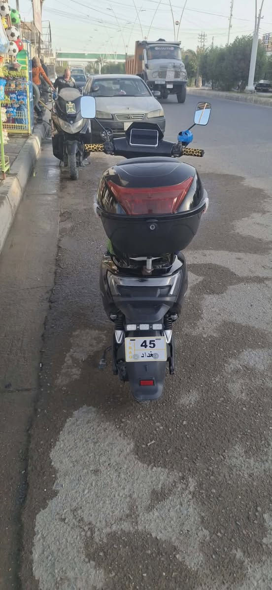 السلام عليكم من رخصه الادمن
دراجه شحن سكنس موديل 26 صارله شهرين عندي و قليل اطلع بيه بعده جديده و بيه 6 بطاريات اعتقد بعدهن يقرن 11 لان جديده بعده المهم الدراجه كدامكم حبايب للبيع الي عاجبته سعره 750 و بيه مجال قليل للاستفسار خاص او ع رقم ***********
