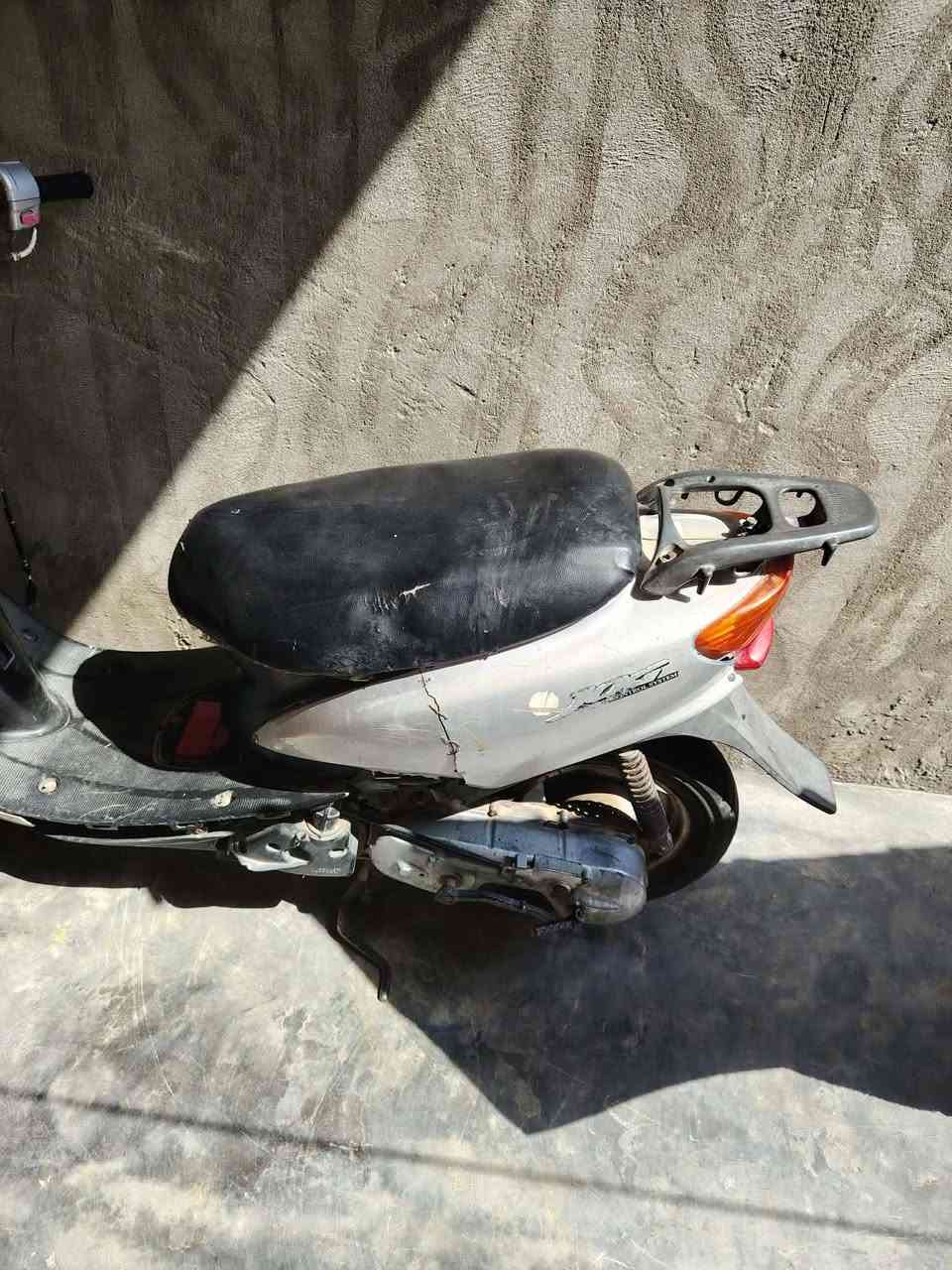 موطور زنبور للبيع ياباني نضيفه شغاله مكينه ناعمه السعر 100 بي مجال مكاني ديالى بلدروز رقم ***********
