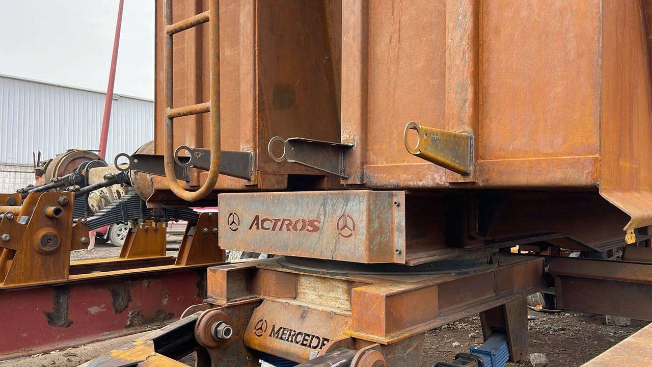 مقطورة 7 ونص ذرعة 27 م
كاعية قطعة وحدة 8 ملم صفاح 6 ملم شاصي 16 دناگير 16 زيرو سبرنكات خمس فحل زيرو 
***********
