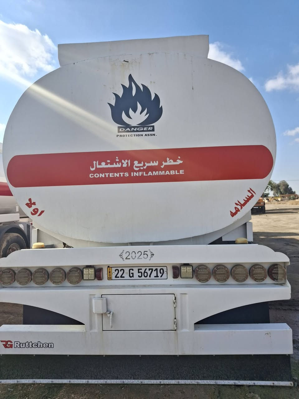 معرض عالم السيارات للمعدات الثقيلة
​📍 الموقع: [خط السريع الفلوجه ]
اكتروز صهريج 2007
عرجه 8نمر بدون كلج
سعر 420وبيه مجال 
​📞 للاستفسار والحجز: [***********]
***********
