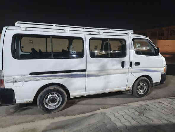 نيسان يورفان 2007 سياره جاهزه تحويل ثاني يوم رقم نكليزي باقي  بس عل ستلام ***********السعر 85 وبيه مجال مكان واسط قضاة بدره
