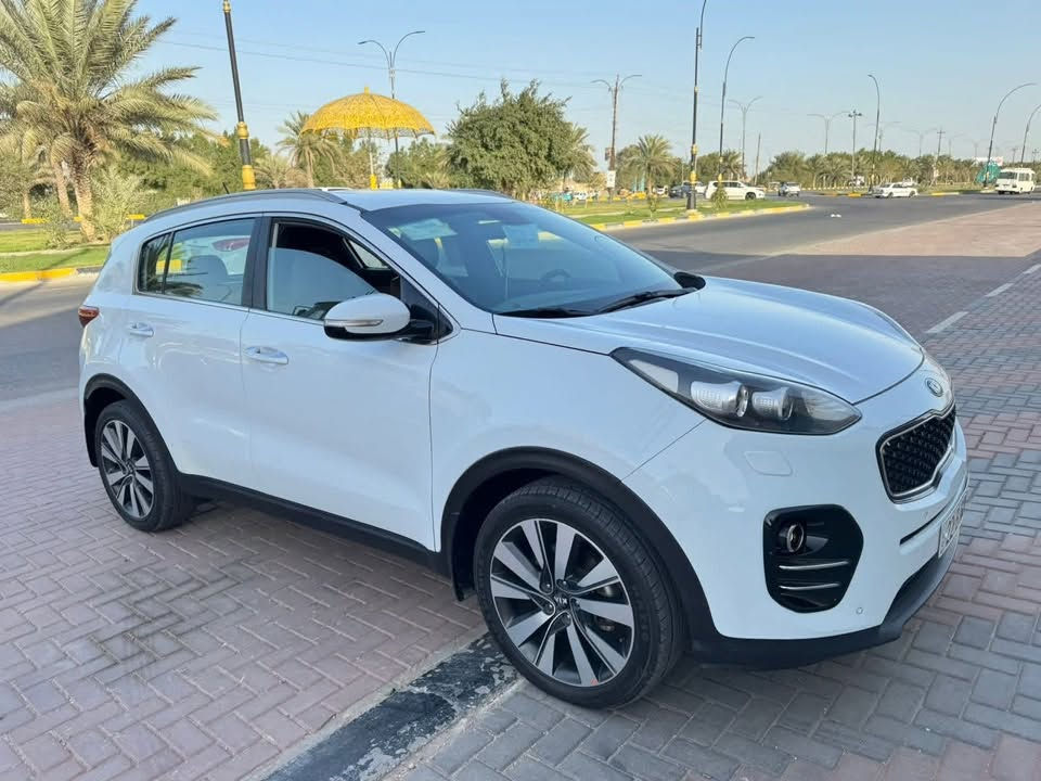 سبورتج ٢٠١٧ دوليه العراقيه نص فول عليها ادامه كامله بيها بارد باب السايق وبيها رصعه بغير مكان السيارة ماشيه (١٤٨)
رقم الهاتف ***********
