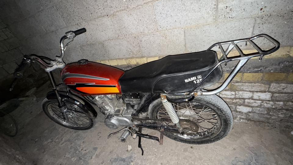 سلام عليكم دراجه للبيع موديل 16 أصوليه سعر 350 التواصل ***********
