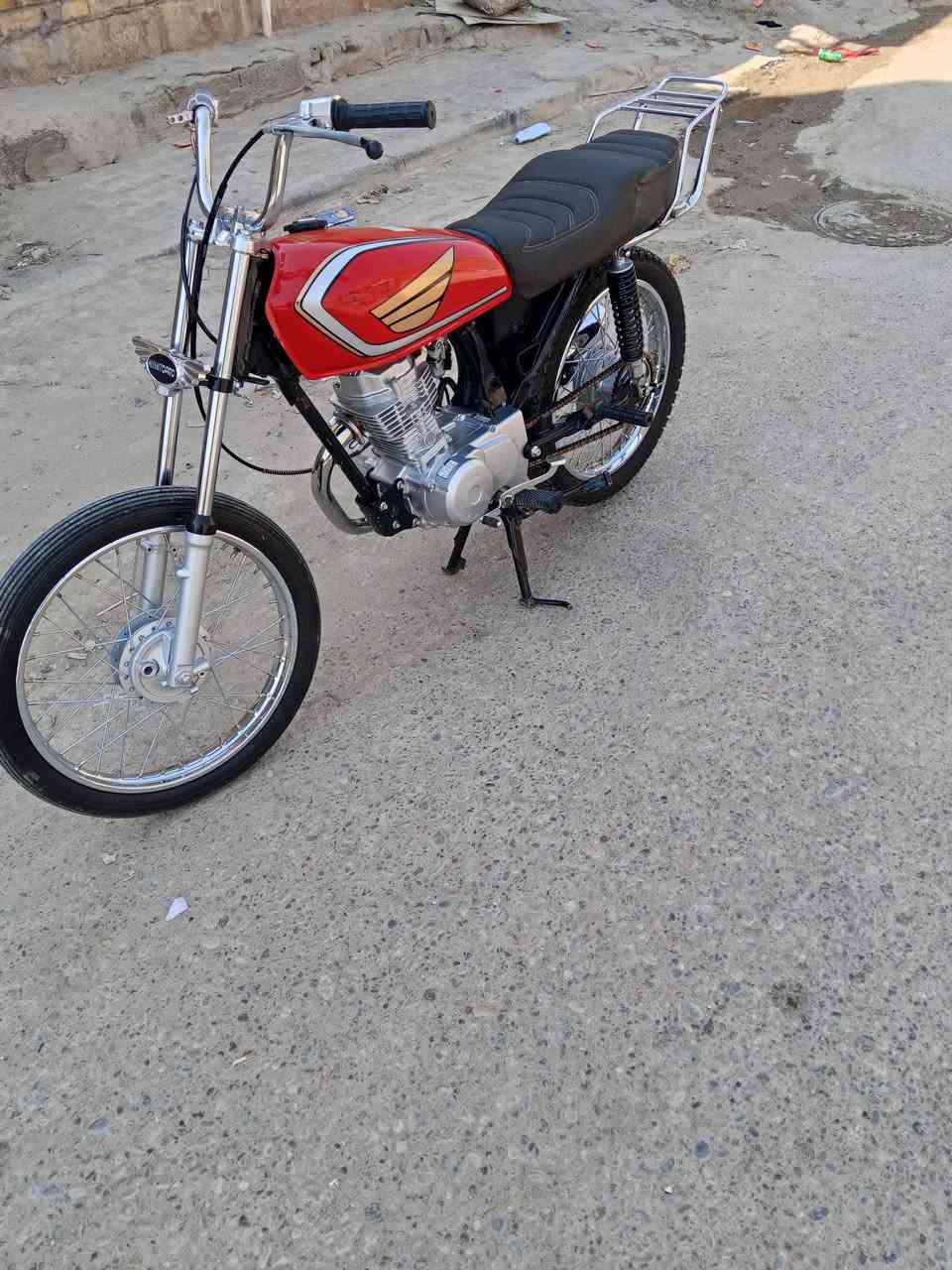 السلام عليكم الدراجه للبيع سعر 700 بيه مجال حق الجيه تواصل على هذا الرقم ***********

