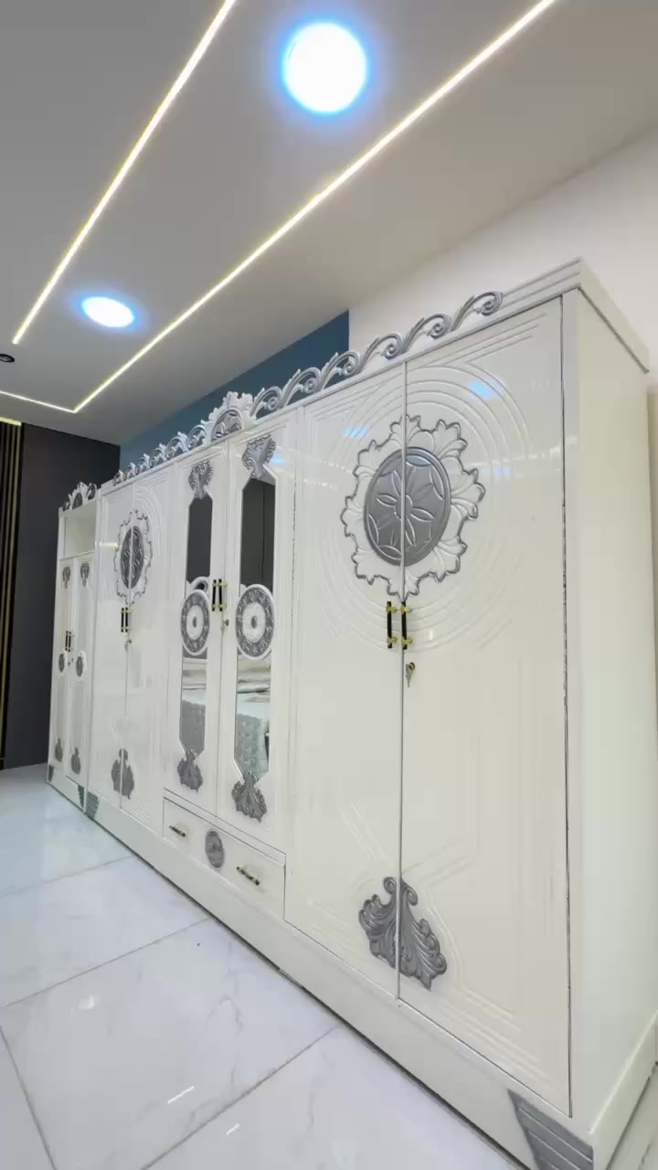 السعر // مليون فقط 😍
🔅تفاصيل الغرفة المرمري  ....

 خارج ٤ملم ام دي اف 🔺
وداخل معاكس ٣ملم 
صبغ حراري  درجة اولى 

عدد القطع  ٧ قطع 😍
🔺1 //جرباية  قياس  ١٦٠ × ٢٠٠ 
🔺//ميز جانبي ايسر قياس ٥٠
🔺2// وميز  جانبي  قياس ٥٠
🔺3// زاوية ارتفاع مترين عرض ٨٠
🔺4// وميز بلازمه  
🔺5//وميز مراية ارتفاع مترين عرض ١٢٠
🔺6// وكنتور ٦ باب  ارتفاع مترين و١٥ طول ٣ متر و١٥

القطعه الثامنة حسب الطلب شازلون
سعرها ٥٠ الف ❤️

(توصيل مجاني مركز بغداد )
التوصيل يشمل الشد مجاني 🔥
(اطراف ٥٠)
باقي المحافضات حسب البعد
شازلون سعرها ٥٠ الف
شازلون مخزن ٧٥ الف


**إذا كنت صاحب هذا الإعلان وتريد حذفه لأي سبب، رجاءا أرسل رسالة إلى الدعم الفني**