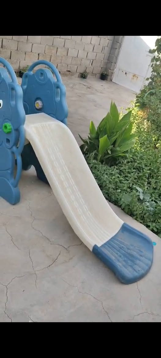 السلام عليكم عندي هذا تاير بايسكل شحن اعتقد حجمه 18
والمزليكه نضيفه جدا جديده اريدها ب90 بيها مجال 📲 ***********

