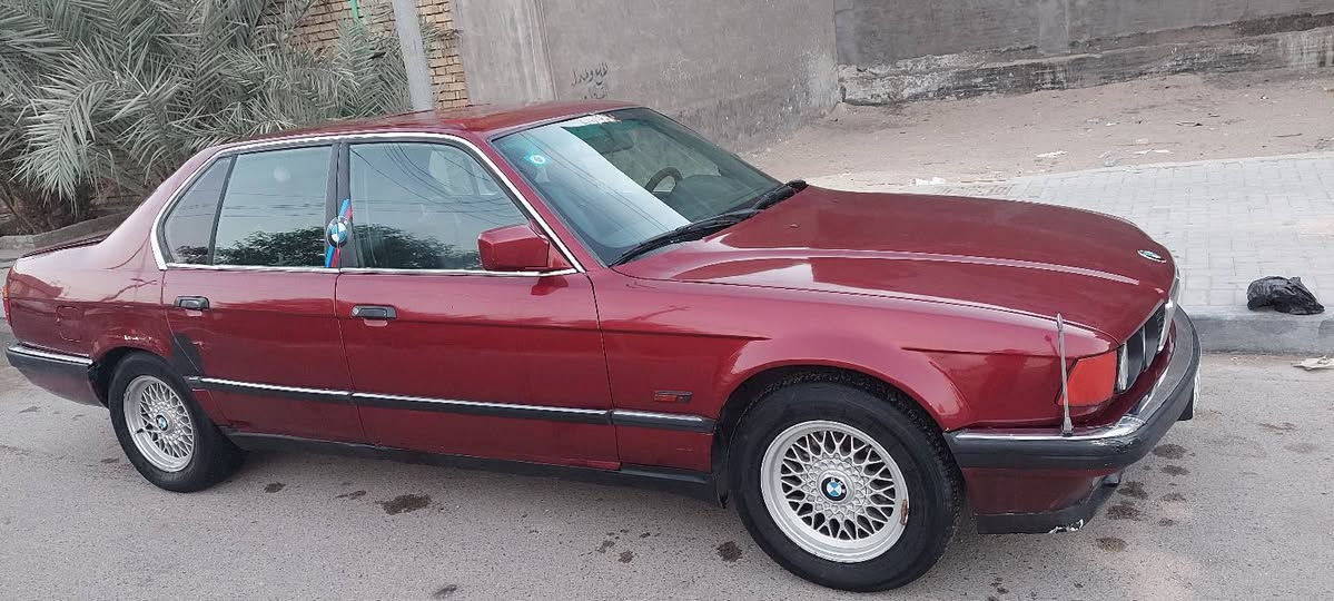 بي ام  735 موديل 1991 سيارة جاهزة السعر ٥٢ وبيه مجال للاتصال ***********

