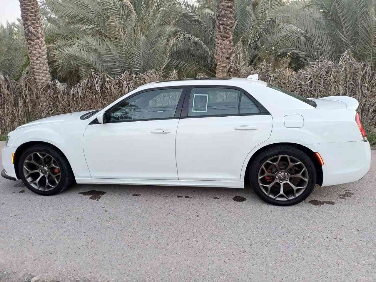 السلام عليكم
كرايسلر S COLD 
كندي 🇨🇦 
فول مواصفات 
معروفه مواصفات اس كولد 
موديل 2018 
فقط بارد قطعتين على كد الاشبر 
مكفوله الباقي 
مكان السماوه 
***********
