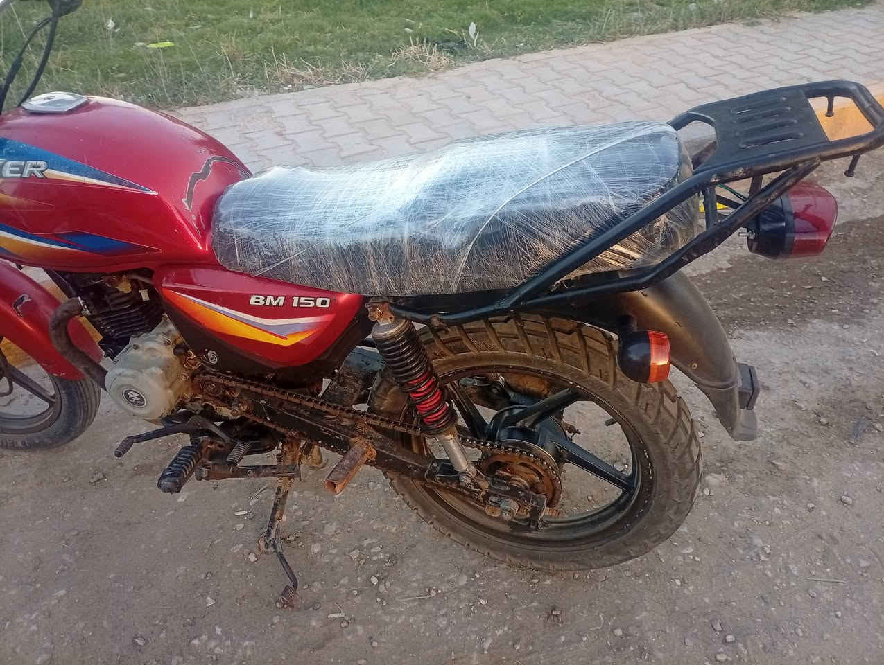 دراجه بوكسر للبيع كلك 
تريد ترتيبات شويه 
شغاله وحلوه 
سعره 350 
تواصل متوفر خاص


**إذا كنت صاحب هذا الإعلان وتريد حذفه لأي سبب، رجاءا أرسل رسالة إلى الدعم الفني**