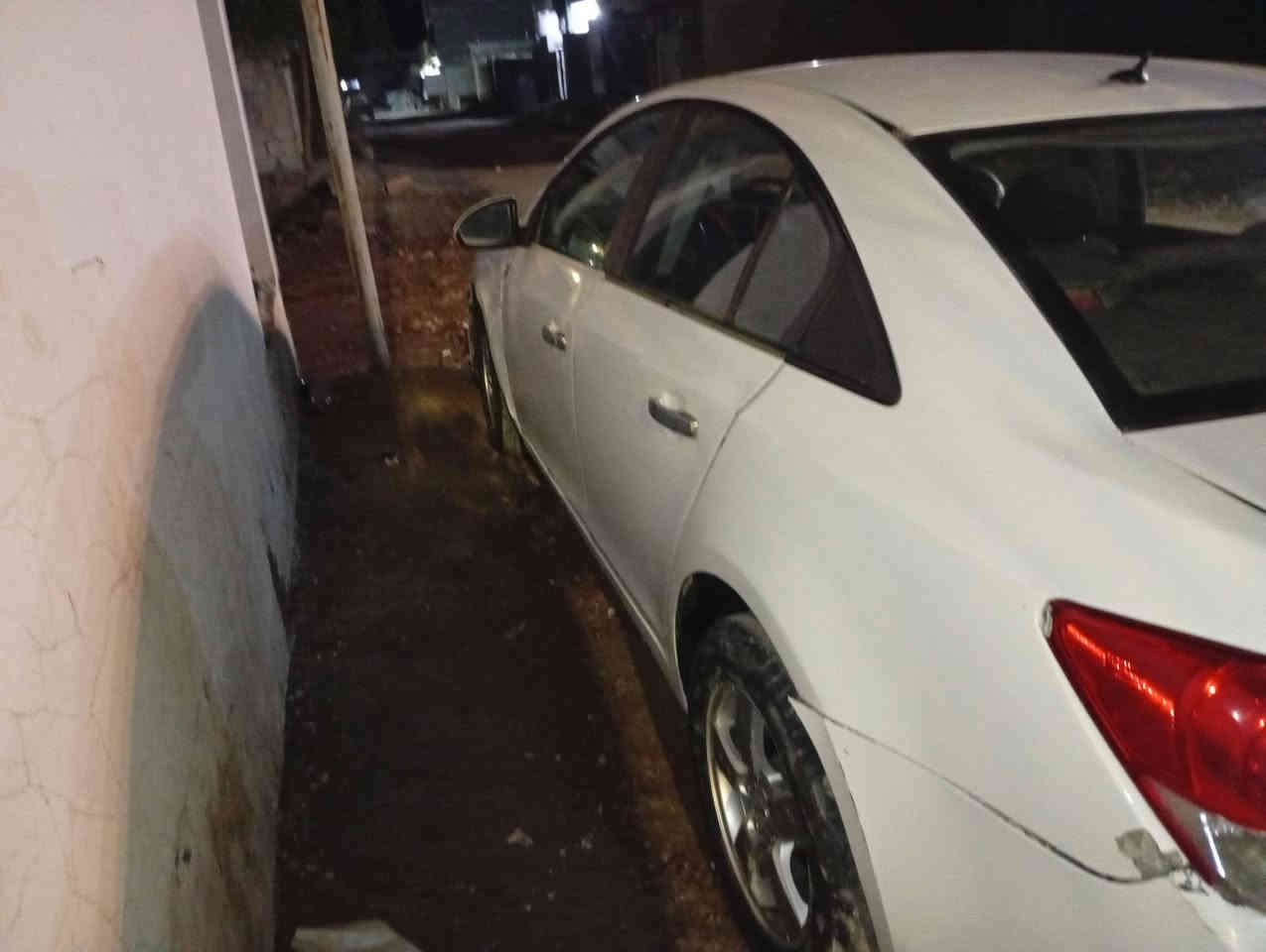 السلام عليكم سياره للبيع شوفر2012اللبيع ماندل راعيه تعهد سرقة وغرامات وكير ومحرك هاذا الموجود السعر40وبيه مجال ***********
