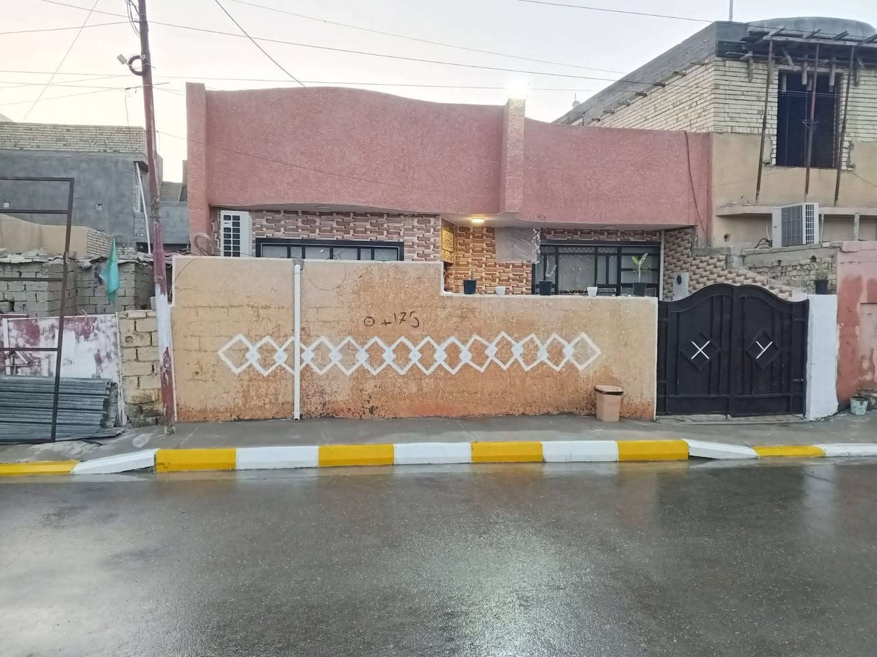 دار مميز للبيع المساحة 200 م
المكان حي الاسرة خلف أسواق محمد سياب 📍
للاستفسار الاتصال ‏‪***********‬‏/ ‏‪***********‬‏
