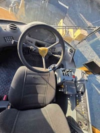 للبيع - بۆ فرۆشتن  ——————— شفل : VOLVO حجم : L90D مودیل :2002 دخول جدی...