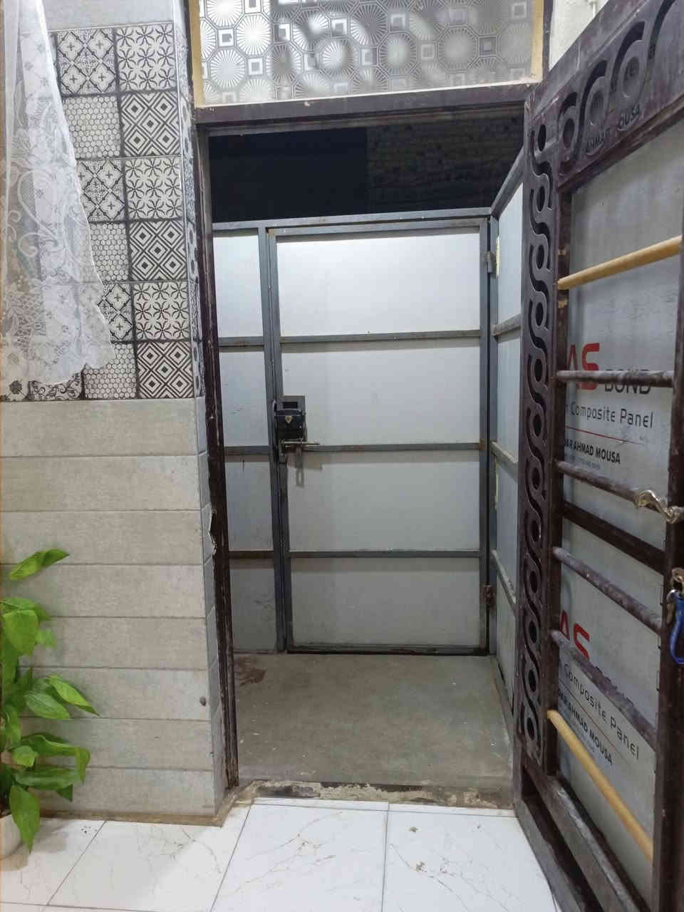 بيت للبيع 50 م طابو زراعي بناء طابوق اساس وسقف كونكريت الصطح مسقوف جينكو حي ميسان قرب سكله الكرعاوي 
سعره 25 لاستفسار ***********
