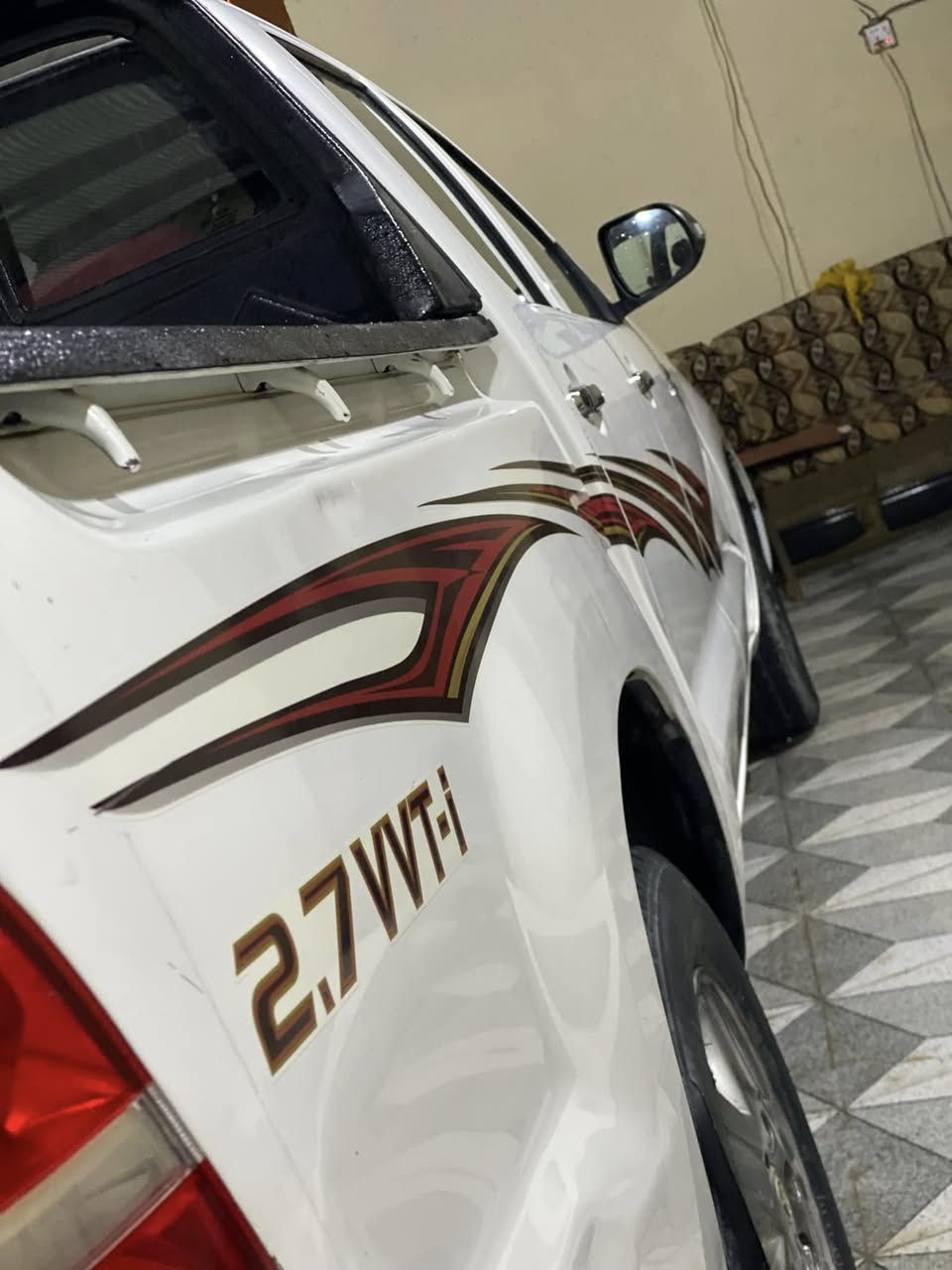 سلام عليكم للبيع بيكم هايلوكس موديل ٢٠١٤ السياره جديده من الدعاميه الى دعاميه رقم بصره تحويل ثاني يوم السياره جديده معنه الكلمه مكينه مامفتوحه كير تماتيك مكان السياره البصره الزبير المو شراي لايتصل ***********
