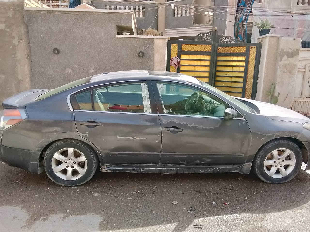 نيسان التيما 2009 رقم صلاح الدين لون جارد بيها طخطخات ضربتها من دعاميه ورة وجاملغ محرك مكفول سعر ٥٧ وبيها مجال مكاني بغداد الشعب 
***********
