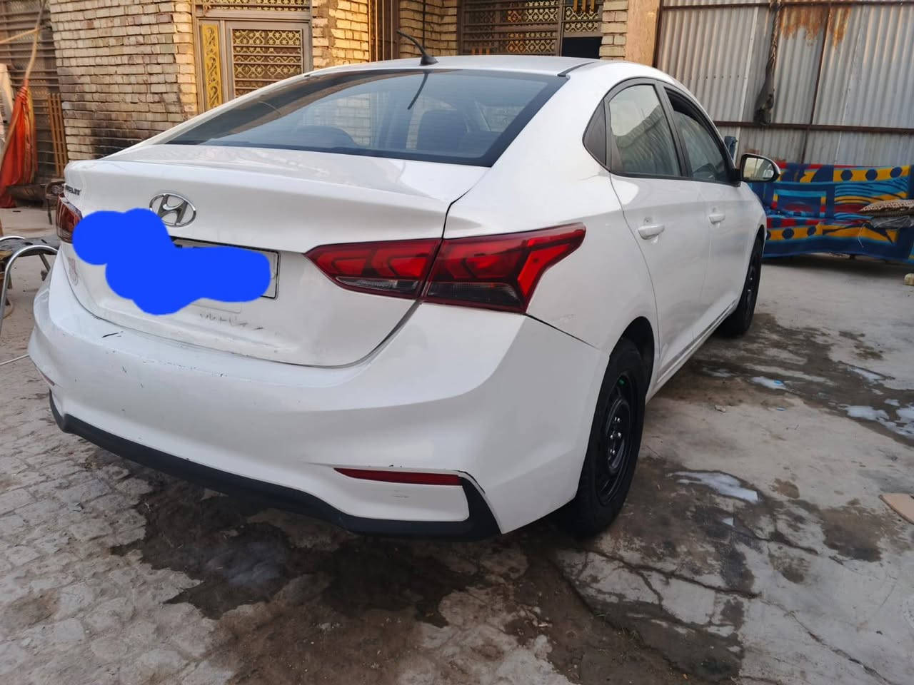 هيونداي أكسنت شكل الانترا وارد امريكي
موديل ٢٠٢٠
السعر المطلوب ١٢٠ ورقة و بيها مجال
ماشيه ٦٥الف كيلومتر 
مكان السيارة  بغداد العبيدي  شارع ٢٠
رقم الهاتف ***********
