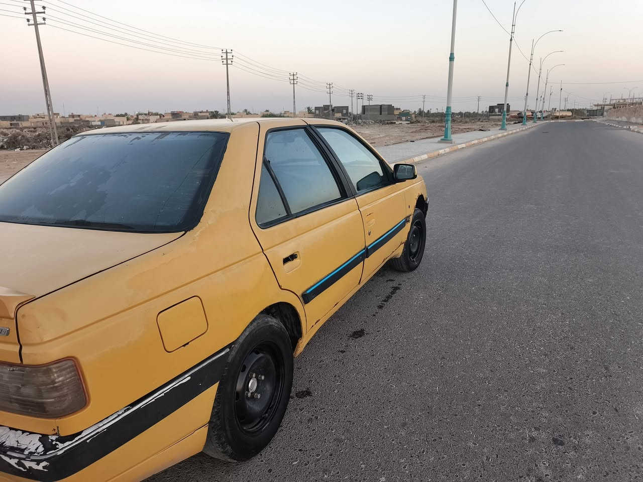 بيجو 405 موديل 2014
صفر هيه وغرامه السنويه 2030
سياره بسمي تبريد شغال المحرك فرنسي 
26 وبيها مجال
***********
