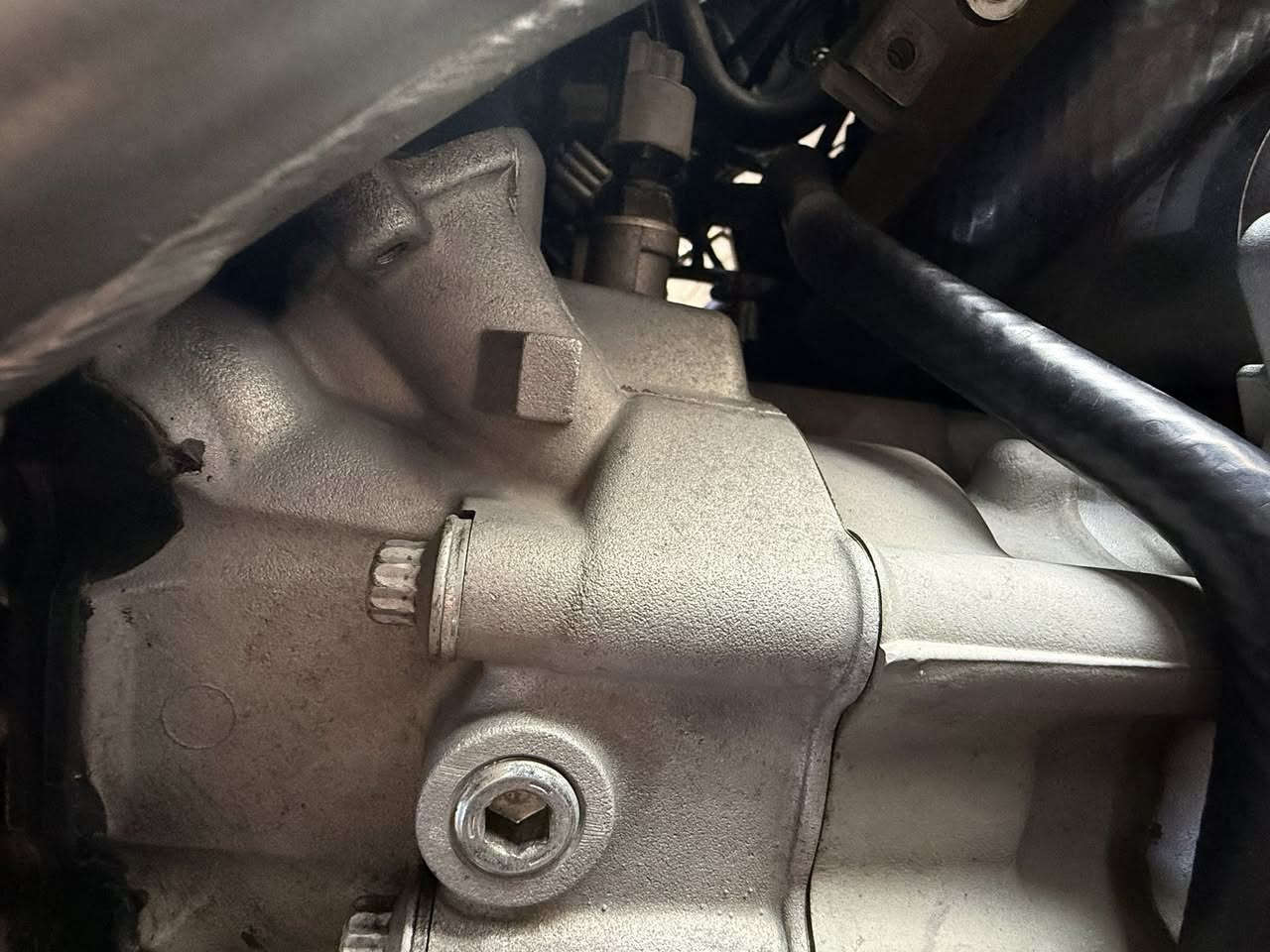 السلام عليكم شباب دراجه ٢٠٠٤ كفاله عامه للبيع سعر ٣٠ورقه و بيها مجال حق الجيه ***********
