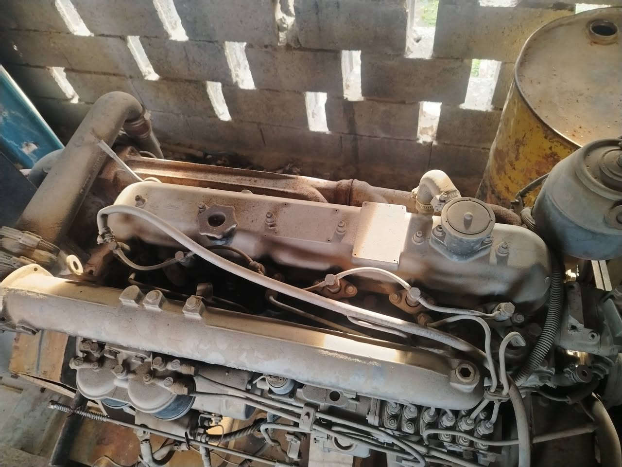 مولد للبيع طلع  صوت وطفيتة  ابيعة هوة مولدتة ابيعة كوم تراب  سعر 18 وبي مجال وهاذة رقمي ***********
