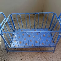 سرير اطفال (ديدية) مع دوشك...نظيفة جدا. للاستفسار الاتصال على الرقم 07...