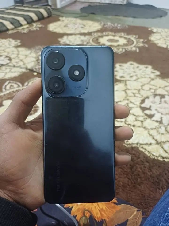 للبيع تكنو سبارك 10c
ذاكره 128 كله شغال وسريع 
السعر 70 الف مكان محموديه


**إذا كنت صاحب هذا الإعلان وتريد حذفه لأي سبب، رجاءا أرسل رسالة إلى الدعم الفني**
