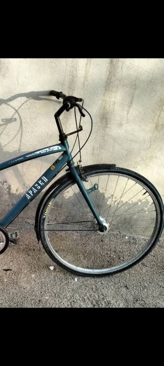 من رخصة الادمن المحترم
بايسكل ياباني حاوية مال سباق
حجم 27
مديلc700 ماركة ماروشي
كامل مواصاف 
6سرع 
رقم الشاصي يعني البايسكل اصلي باب اول
الويل ثنين ضد الزنجار
 طويريج. 
الشراي بي خير ويدلل 

***********
