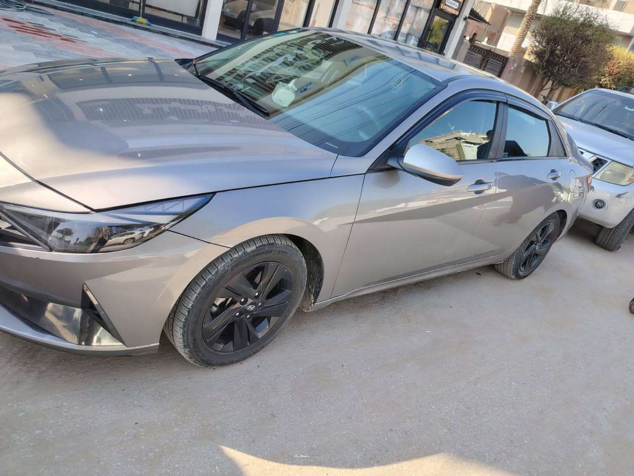 للبيع - النترا هايبرد 2023 فئة (Blue)

المسافة المقطوعة : 90,000 كم

. السيارة نظيفة وخالية من أي نقص

. صيانة منتظمة كل ستة أشهر

دخول العراق شهر السادس 2024

. السيارة "كلين" وتعمل بشكل ممتاز

الرقم: بغداد - بإسمي
صور العراق والمزاد موجودة داخل الفيديو
سعر 152 وبيها مجال
*********** لاتصال
*********** واتساب
