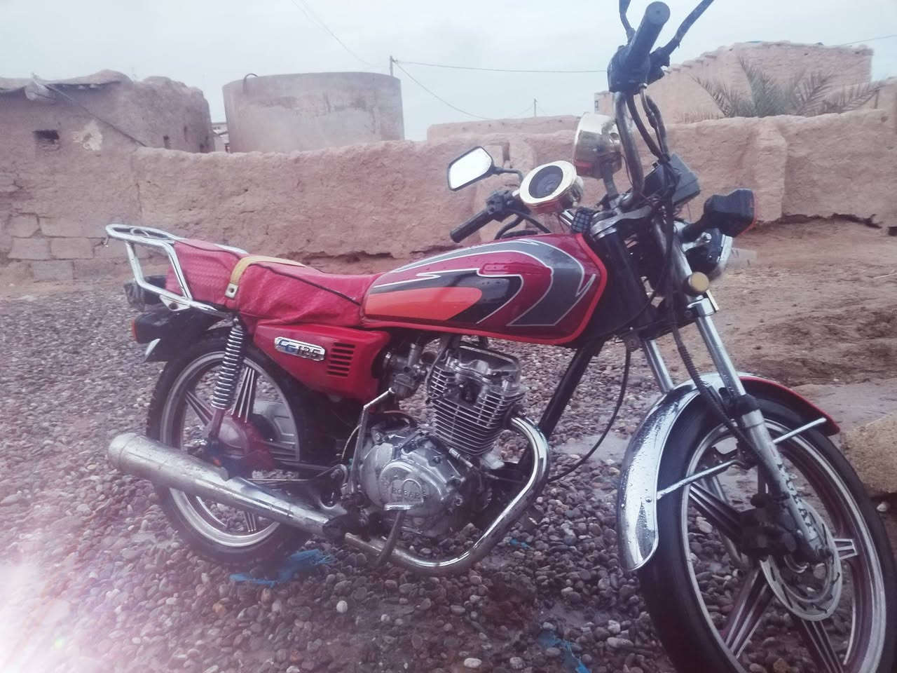 السلام عليكم موطور للبيع ٣٠٠وبيه مجال  موجود عل فيس معمر جديد***********
