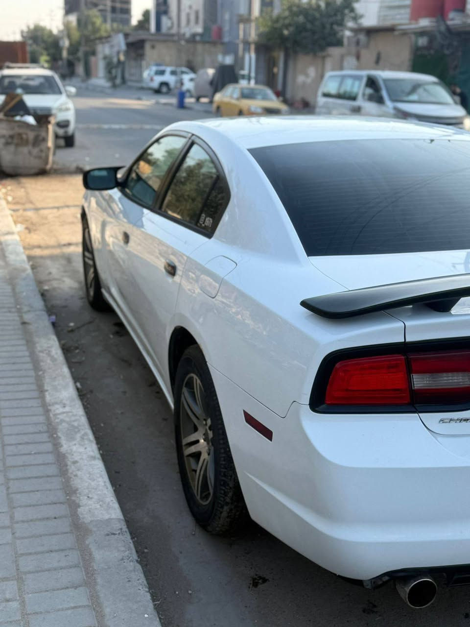 السلام عليكم
جارجر ٢٠١٣ خليجي محرك 3.6 فول مواصفات 
١..شاشه جبيره 
٢..تحكمات ستيرن 
٣..فتحه 
٤..كشنات مساج 
٥..كلاصات تدفئه وتبريد
فول للاخير ١/١ 
حادث جاملغ ايمن  وبنيد ولجاملغ الثاني مفتوح مقسم وبيه بابين مقسمات السايق ولورا 
وبيه ملاحضات زغيره 
خياس كد صبع بلتنته لكطته 
وخياس جوه دوسه مال باب السايق هم ملكوط 
وهلال مال جاملغ الخلفي بي خياس كد صبع مكحل كفاله مكينه وكير حداديه جديده دواخل لغود شواصي كله كفاله 
سياره مال بيت ما مشتغله خط ماشيه ٢٩٠ كيلو متر سعر ١٤٥ وبيه مجال مكان السياره بصره باسمي
رقم بغداد  مراوس حسب القناعه تواصل 
***********  واتساب موجود
