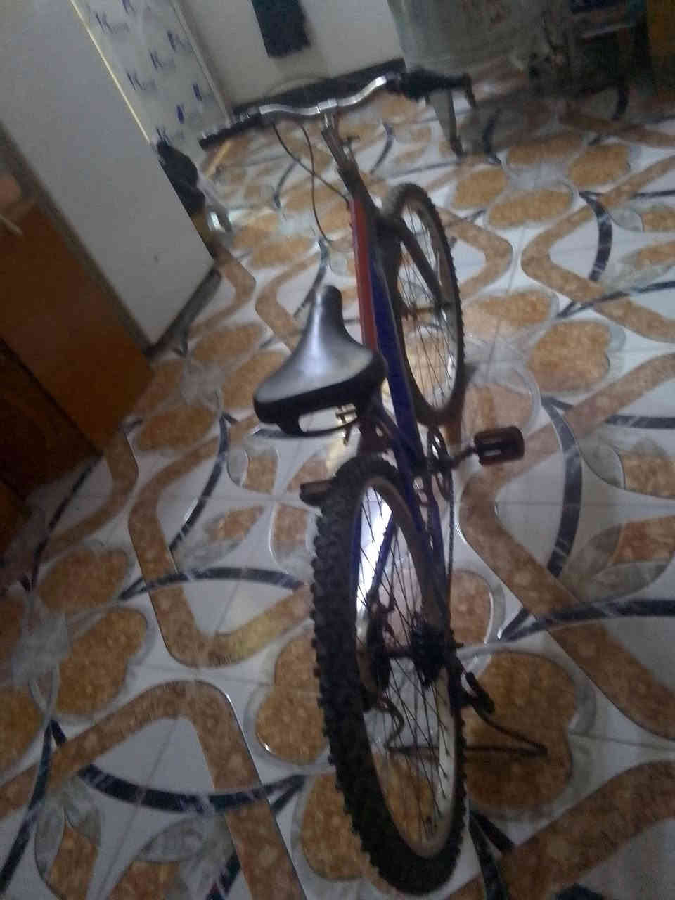 اسلام عليكم للبيع حجم 24عادي بدونكير السعر 40وبي مجال 33قفل  ***********
