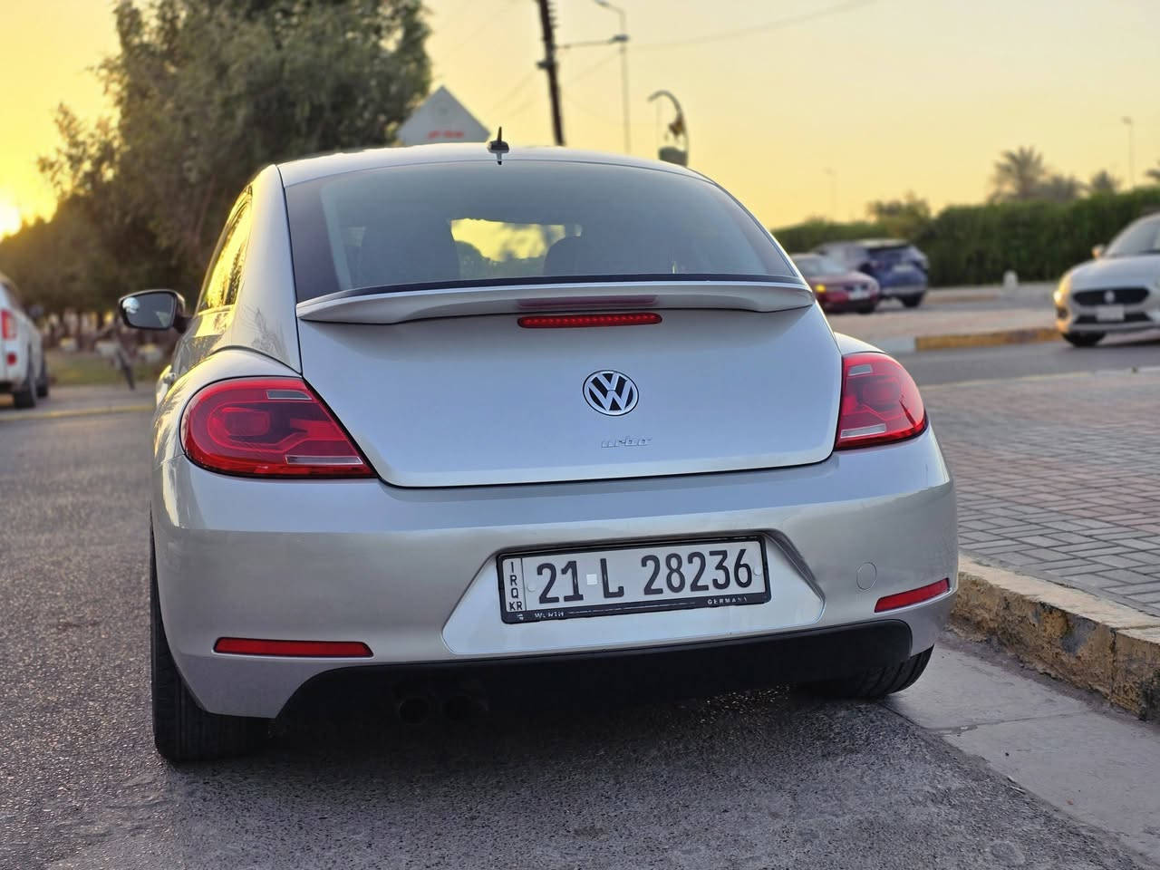 اسعد الله اوقاتكم بكل خير وتحياتي الكم ...اخوان تم تنزيل السعر للبيع بيتل2016 رقم سليمانية سنوية ورقم جديدة  محرك 1.8 تيربو المرغوب .........
3قطع صبغ بدون ايرباك كما موضح بالصور والسونار حادث خفيف وسطحي كلشي بيهة على وضع الشركة عدا ال 3 قطع بخ حتة صدرهة ممفتوح ماشية ٩٨ الف كيلو الصيانة لاول مرة على ايدي دهن الكير والفلتر ماء محرك رافيلون وتبديل كافة الفلاتر لايت LED كلش قوي طخم ويل مع اطار جديد حجم ١٨ مميز
مكان السيارة بغداد حي الحسين
12500 الف $ وبيهة مجال 
***********
***********
