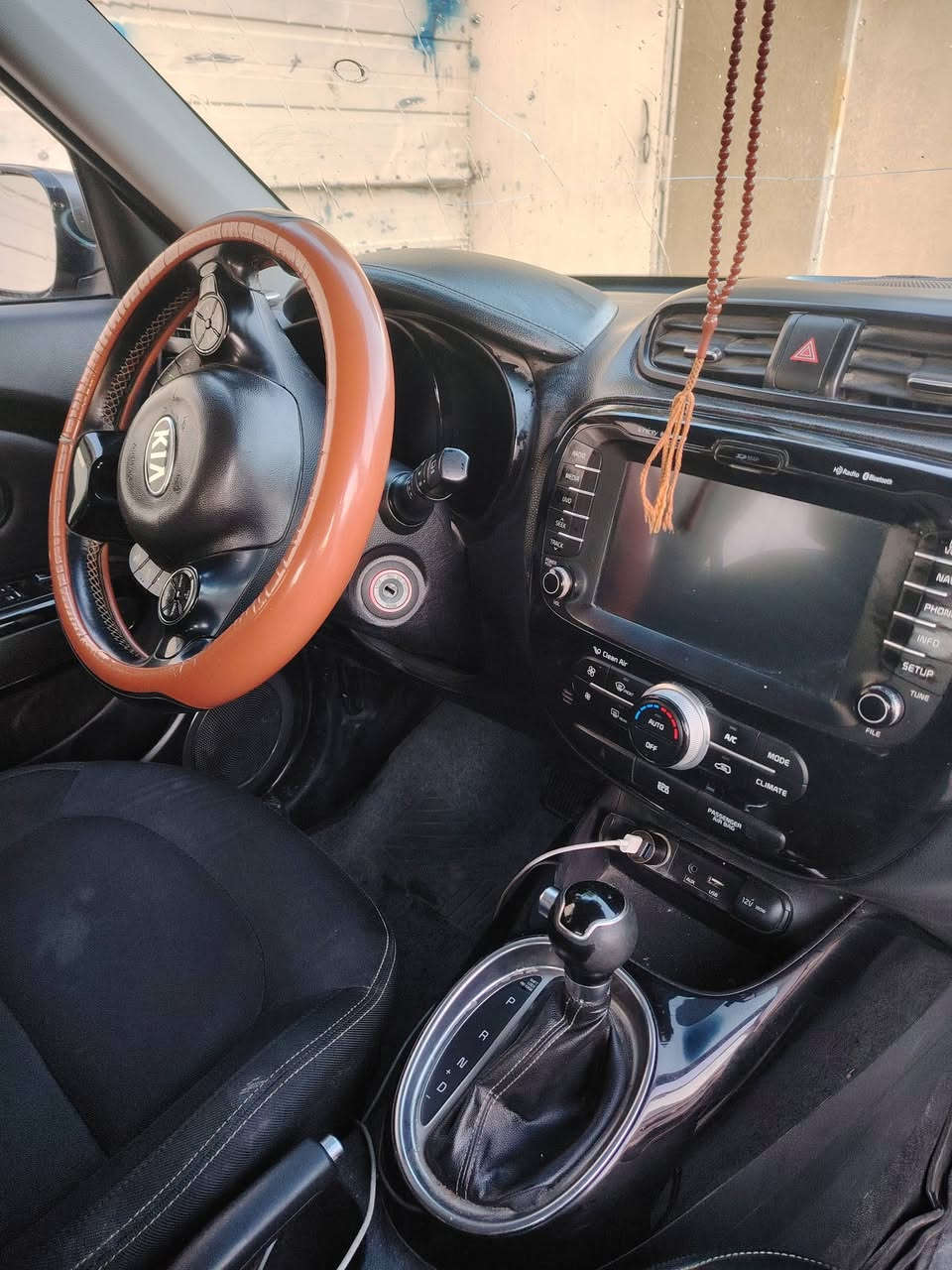 كيا صول 2015محرك 2000/باسمي مكان السيارة بغداد السعر 117هاتف ***********
