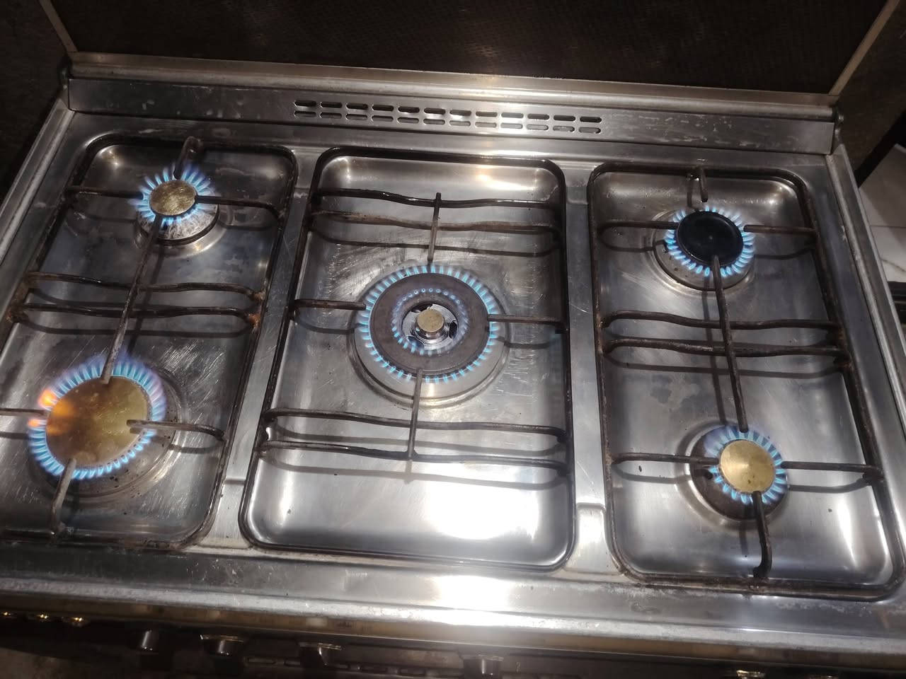 للبيع كريازي مصري باب اول ***********
