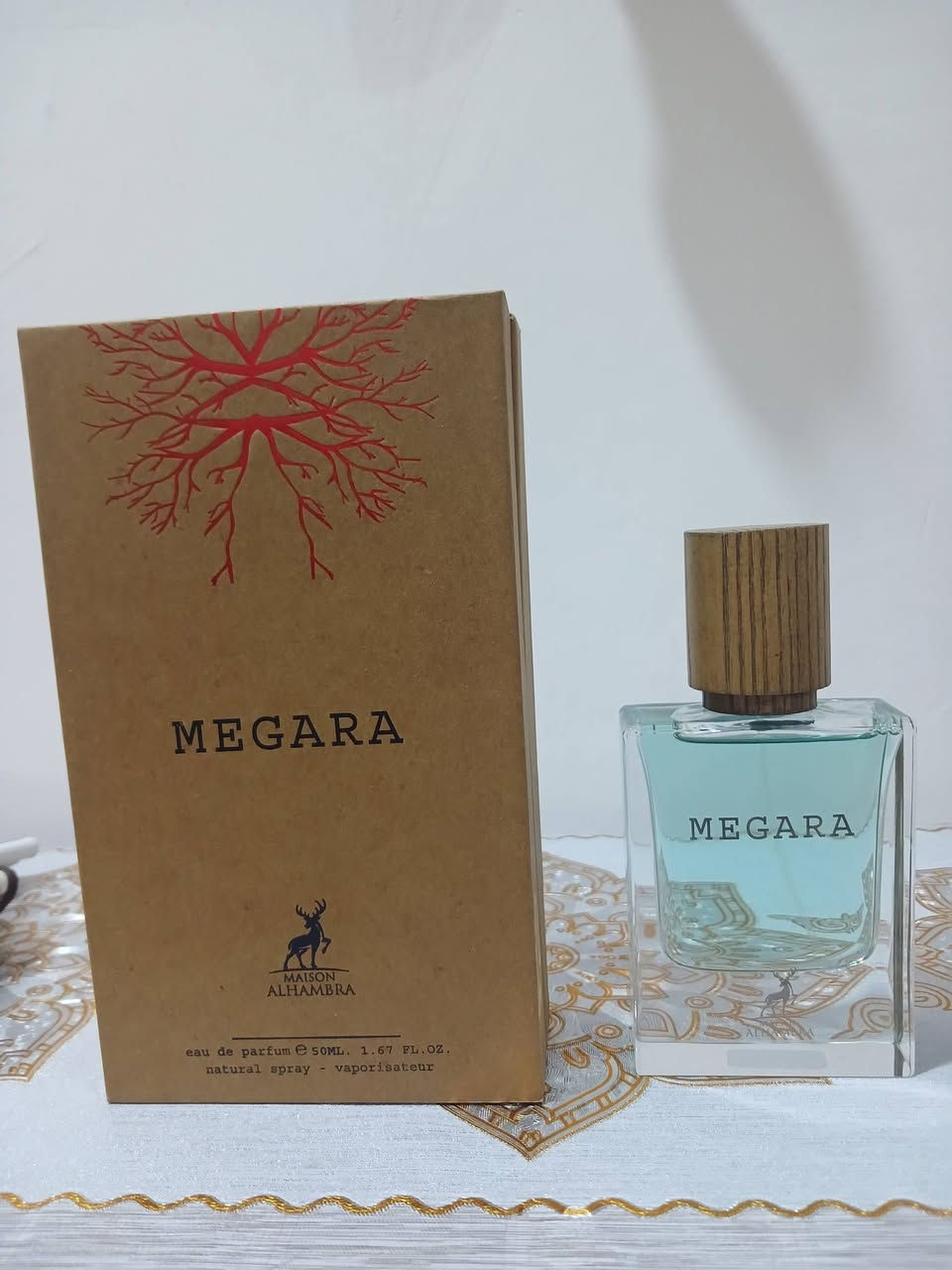 السلام عليكم 
ثلاث عطور للبيع. مستخدمات رشات قليلة للتجربة 
١- French Tobacco من إبراهيم القرشي حجم 200 مل 
٢- Club de Nuit Lion Heart Man حجم 100 مل 
٣- Megara من شركة الهمبرا حجم 50 مل 
السعر لل ۳ عطور سويه 50 ألف فقط. مكاني البصرة. التوصيل داخل البصرة فقط ومجاني


**إذا كنت صاحب هذا الإعلان وتريد حذفه لأي سبب، رجاءا أرسل رسالة إلى الدعم الفني**