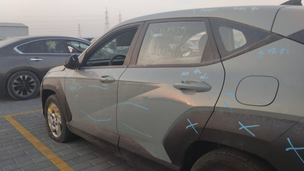 هونداي كونا  se
مكينة2000
شاشة متصله بصمه رادرات وضعيات قيادة 
داخل رصاصي 
كلين تايتل بدون حادث 
تبديل كفر مراية ودفيوزر دعامية خلفية 
السيارة حاليا بالامارات اسبوع و توصل للعراق تدخل على اربيل او البصره حره او شهداء حسب رغبة الزبون 
السعر 130 ورقة داخل الامارات 
مجمع فاضل الشلاه
📞***********
