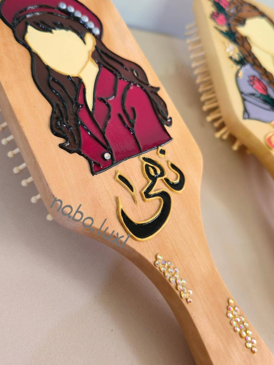 القطع مصنوعة يدوياً بكل دقة، ونولي اهتماماً فائقاً لكل تفصيلة صغيرة لنضمن لكم أرقى مستويات الجودة والتميز.✨️
"تفاصيل الطلب والاستفسارات متاحة دائماً عبر الرسائل. 📩
نعتز بلمستكم التي تكتمل بها إبداعاتنا اليدوية، وبدعمكم الذي يمنحنا دافعاً للاستمرار."🤍
السعر // 10 الاف  فقط ✨️
​#هدايا_مميزة #اعمال_يدوية #فن_يدوي #تصاميم_خاصة #اكسبلور_العراق


**إذا كنت صاحب هذا الإعلان وتريد حذفه لأي سبب، رجاءا أرسل رسالة إلى الدعم الفني**