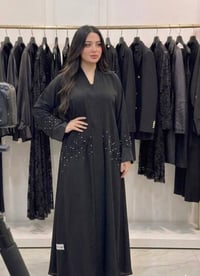 أسود • فخامة • صاية نسائية