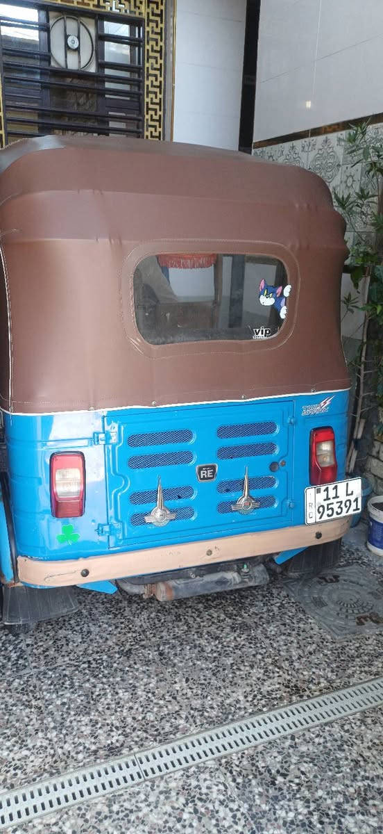 السلام عليكم ..للبيع تك تك موديل ٢٠ مرقمه تحويل ثاني يوم باسمي تك تك متصرف عليه ربع الله شاهد كبل للشارع بغداد العبيدي السعر ٨٥٠٠ للتواصل رقم ***********
