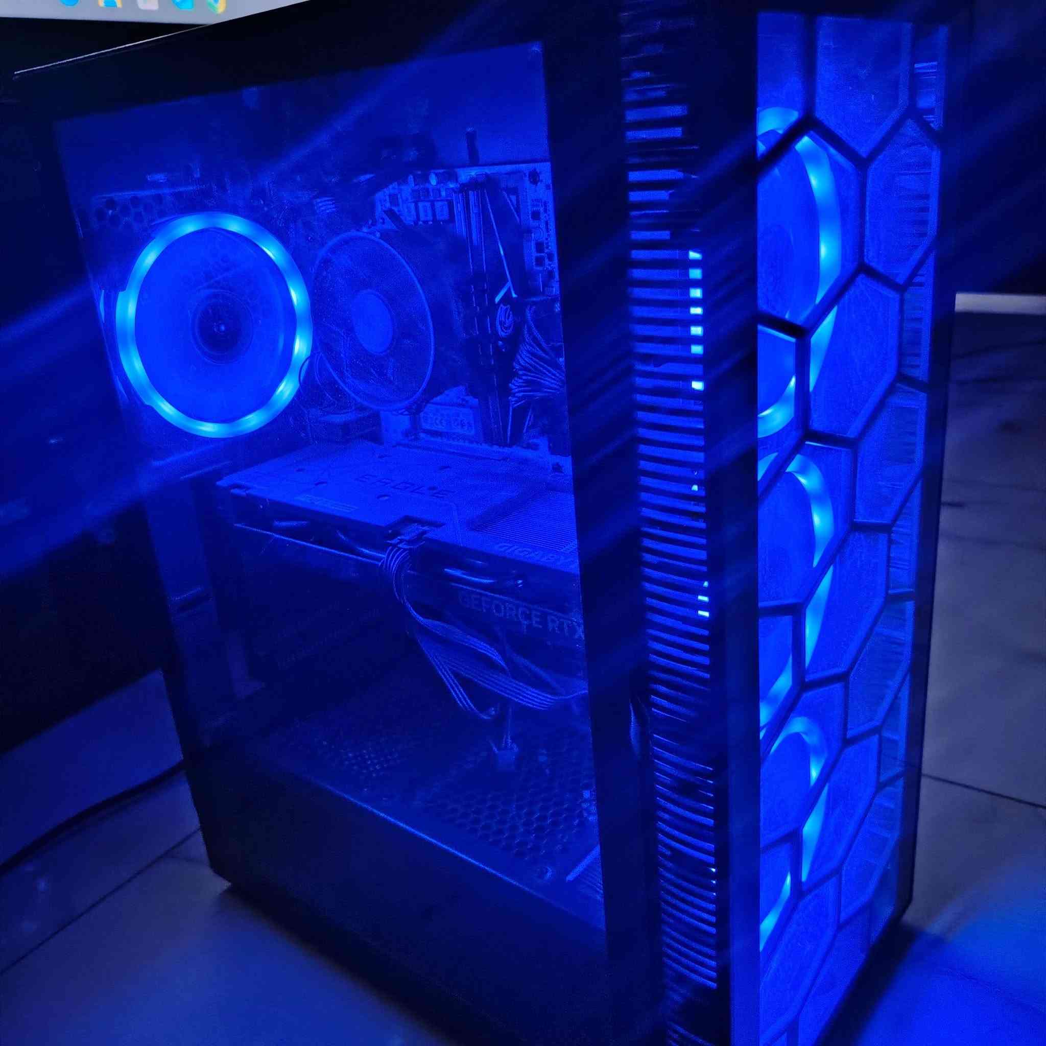 🔥 تجميعة Gaming قوية ونظيفة للبيع 🔥
✅ المعالج: Intel Core i5-12400F
✅ كارت الشاشة: RTX 4060 OC 8GB
✅ نسخة 3 مراوح من Gigabyte
✅ المذربورد: H610-VH4
✅ الرام: 16GB (2×8) 3200MHz
✅ الهارد M.2 SSD 256GB
✅ الهارد الثاني WD HDD 1TB
✅ الباور سبلاي: 650W
📦 التجميعة نظيفة جداً ومرتبة، وجميع الكراتين متوفرة:
✔️ كرتون الكيس
✔️ كرتون كارت الشاشة
✔️ كرتون المذربورد
✔️ كرتون الباور سبلاي
🎮 مناسبة للألعاب الحديثة وبرامج التصميم والمونتاج.
💰 السعر: 1150 
📍 الموقع: بغداد جميلة الأولى 
📞 للاستفسار مراسلة الخاص أو الاتصال.
***********
