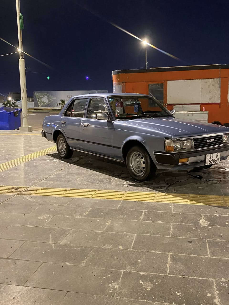 السلام عليكم كرونا موديل ١٩٨٢ السياره بأسمي ثاني يوم تحويل العنوان بصره السنويه تنتهي ٢٠٣١ الرقم انكليزي  بغداد
السياره تبريد جاهز تدفئه تخم حداديه مكينه جديده كيره حلوه غرفتهه حيل نضيفه جاهزه سياره جاهزه من كلشي السعر ٤٠وبيها مجال قليل للشراي
***********
