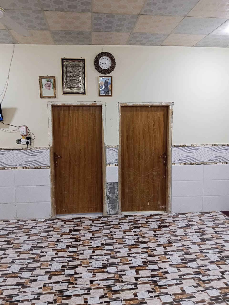 بيت طابو زراعي للبيع 

في قضاء ابو خصيب طريق الوسطي قرب مدرسة طيور الخصيب الاهلية 

مساحة البيت 200 متر 

يحتوي البيت على غرفتين ودوانية وصاله ومطبخ وحمام 

السكف سندويج 

السعر 47 وبي مجال شي بسيط 

لاستفسار تواصل على رقم 

***********
