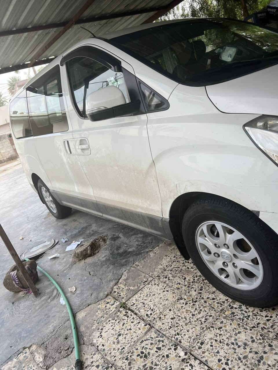 بسم الله الرحمن الرحيم سياره للبيع ستاركس موديل 2010 رقم بغداد انكليزي كامل ابسمي فول موصفات السياره كفاله من الصبغ بس بيه بارد بل جامرلغ الخلفي المري ماكو وياها دوشمه جديده سفاري جدد شاشه جبيره المكان ديالئ شهربان رقم الهاتف ***********مكينه جديده تخم تاير السياره كامله مكمله السعر 145وبيه مجال
